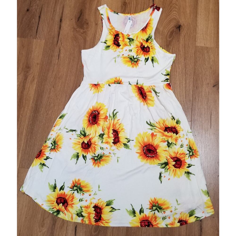 NWT's -HiMONE Women's Casual White w/Sunflowers Sundress Scoop Neck Pockets SZ S
